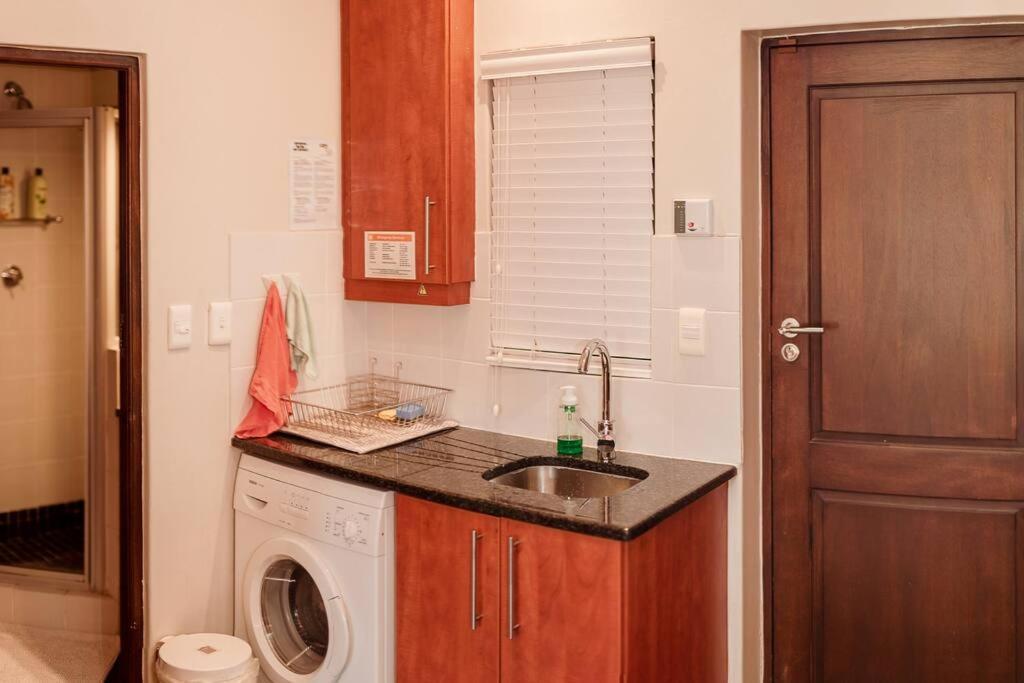 Apartment In Central ستيلينبوش المظهر الخارجي الصورة
